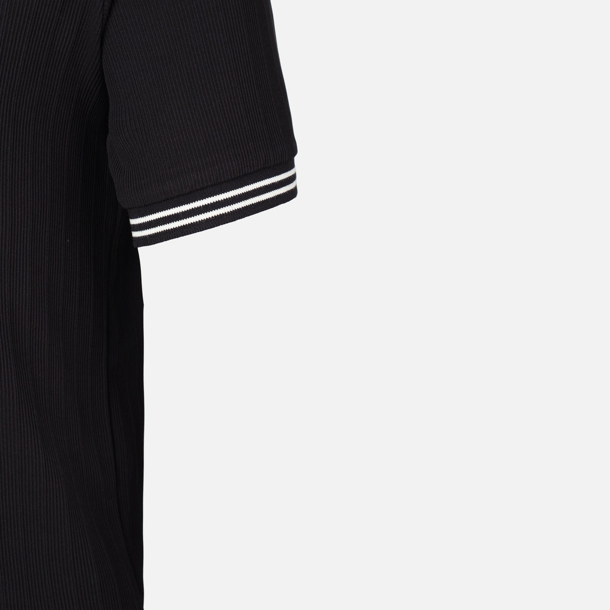 MEN T-SHIRT ROUND NECK