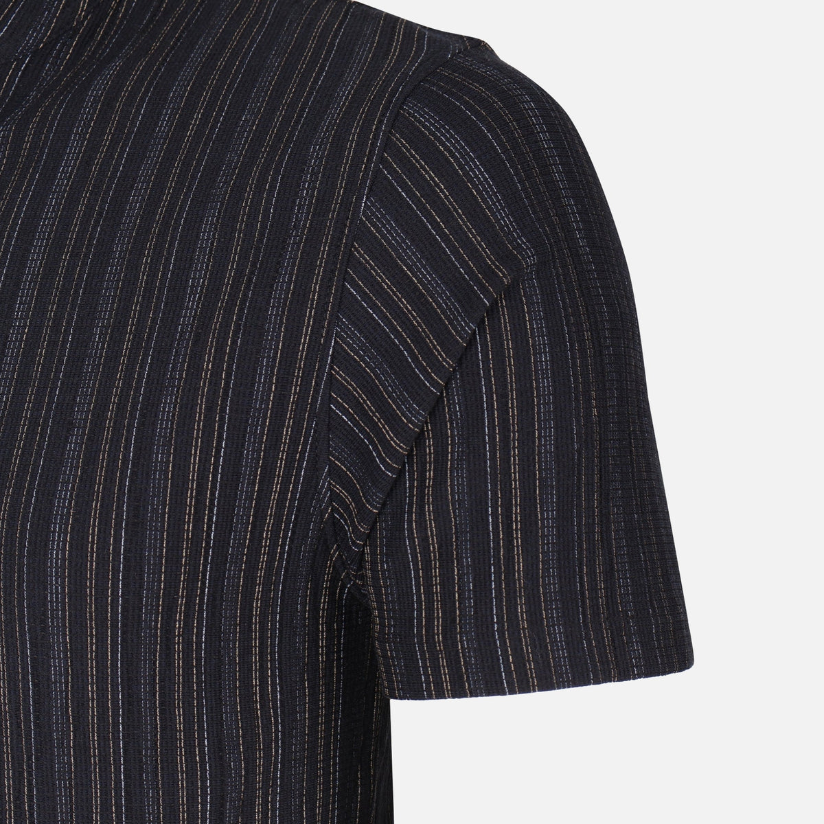 Men Structure T-Shirt Henley Neck