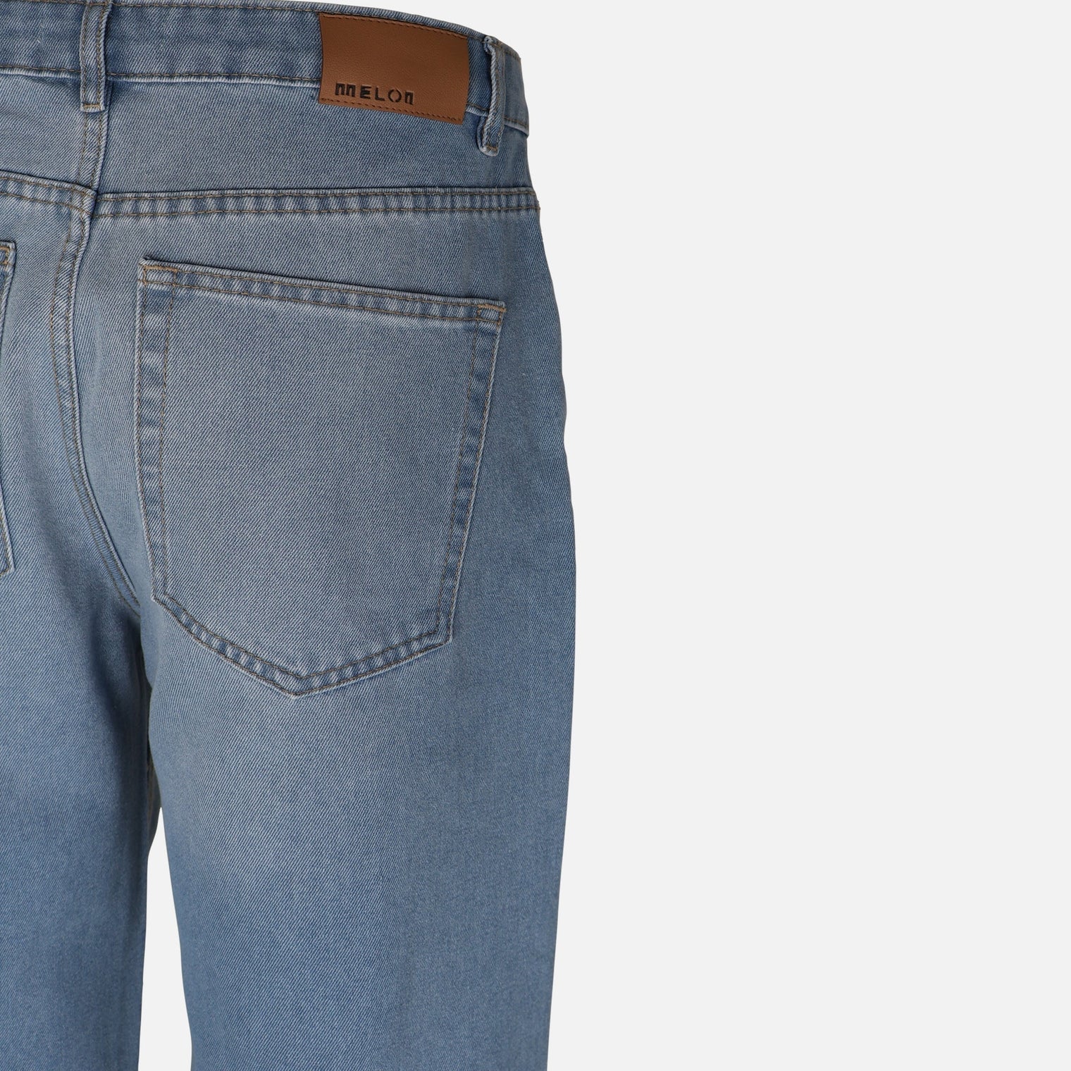 WOMEN STRAIGHT MID WAIST PANT JEANS